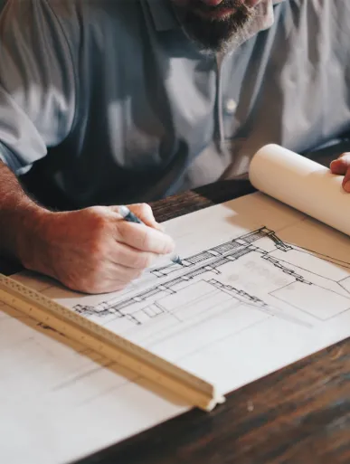 Thiết Kế & Quản Lý